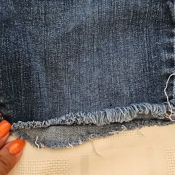 Gap Girl's Bundle Of Sweater & Jean Shorts With Raw Hem Size 8 Black/ Blue - Picture 13 of 16